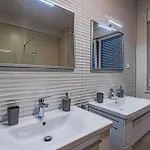 Lovely Home In Sreser *