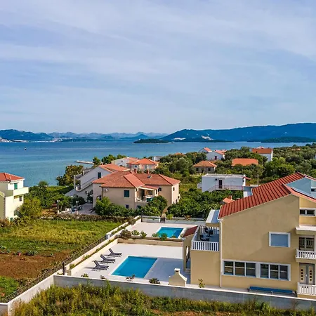 3 Bedroom Lovely In Sreser