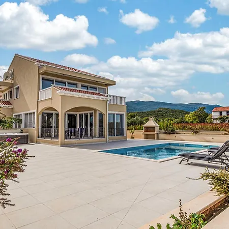 Tatil Evi 3 Bedroom Lovely In Sreser