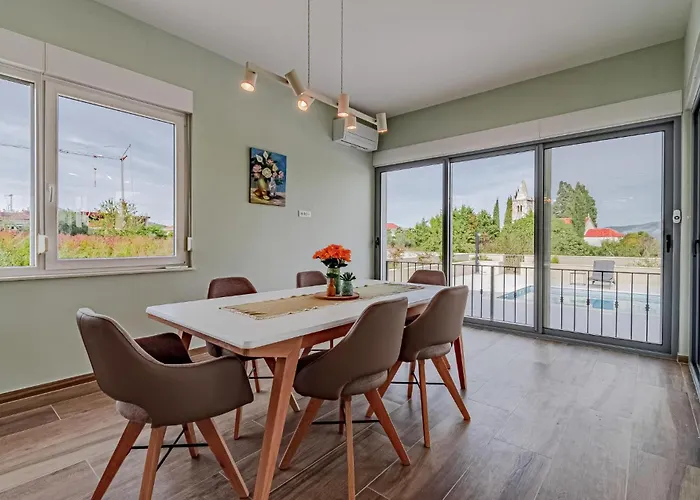 Holiday home Awesome In Sreser