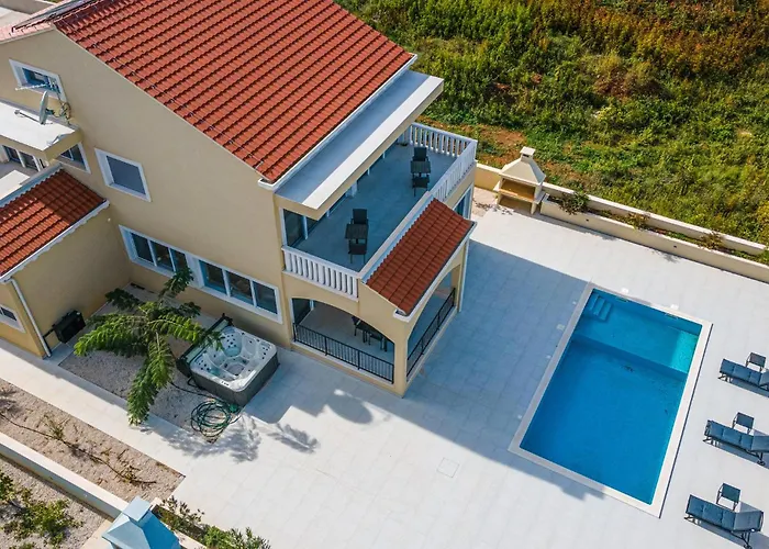 Awesome In Holiday home Sreser