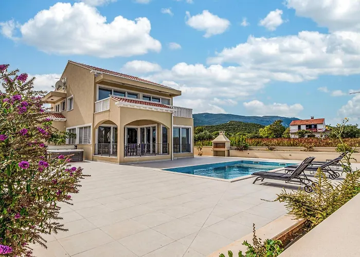 Holiday home Awesome In Sreser